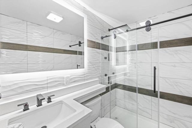 Hotel Opus Bronx Near Bay Plaza Mall New York Bagian luar foto