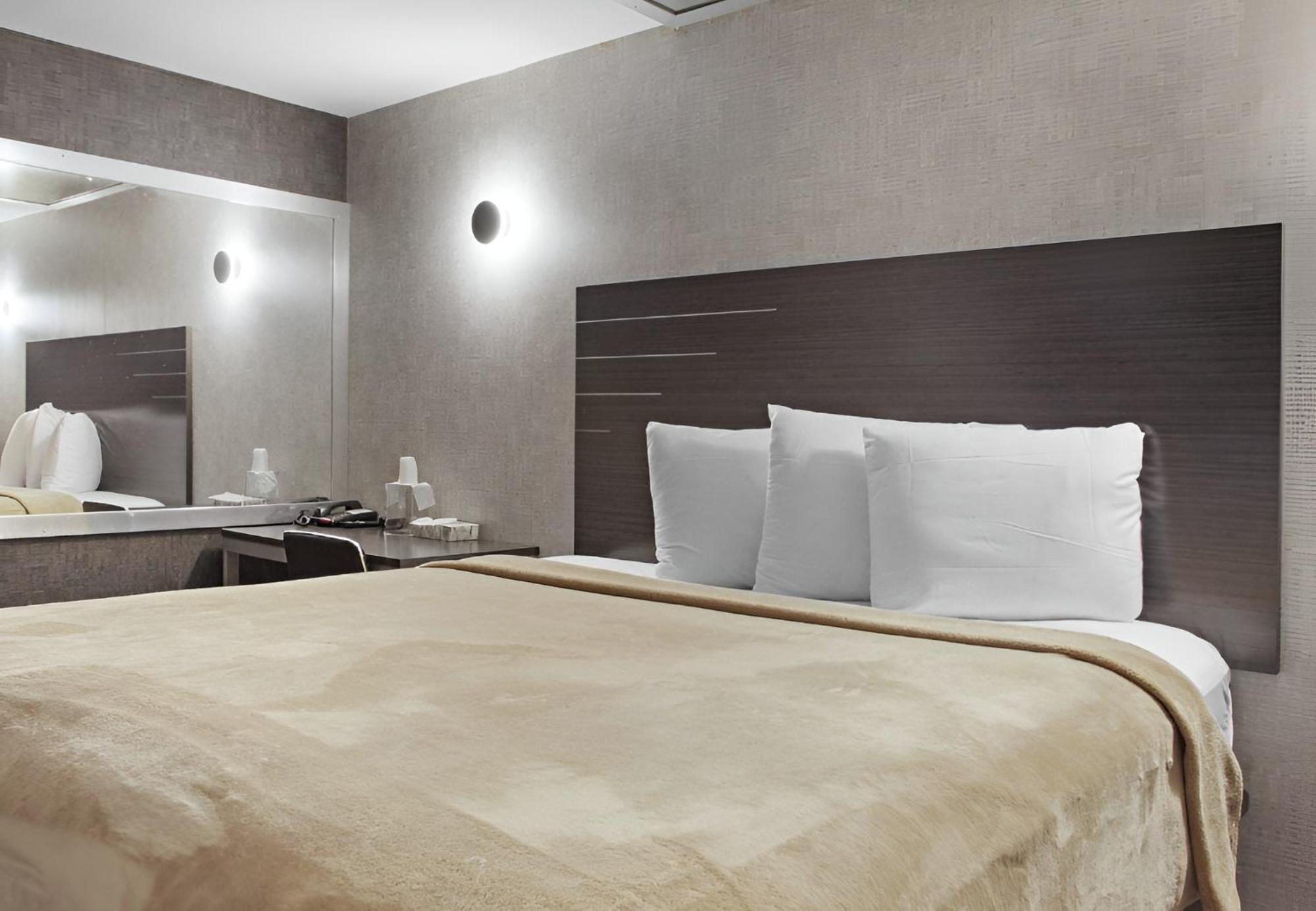Hotel Opus Bronx Near Bay Plaza Mall New York Bagian luar foto
